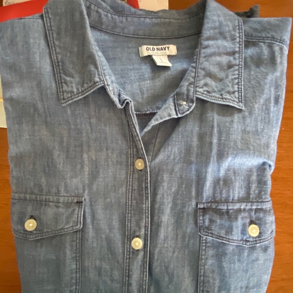 👕 - TWO Old Navy Button Up Shirts - Picture 6 of 7